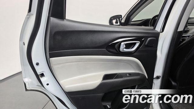Jeep Compass 2022 — photo 15
