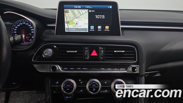 Genesis G70 2018 — photo 18