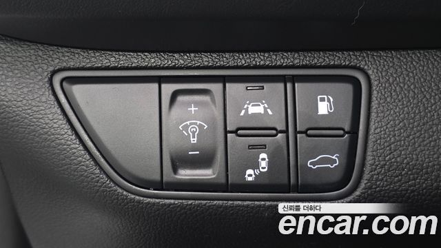 Genesis G70 2018 — photo 26