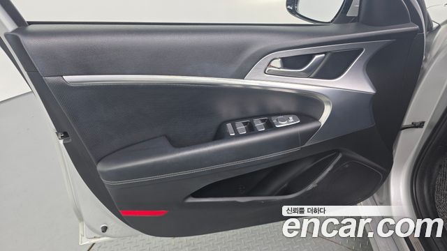 Genesis G70 2018 — photo 14
