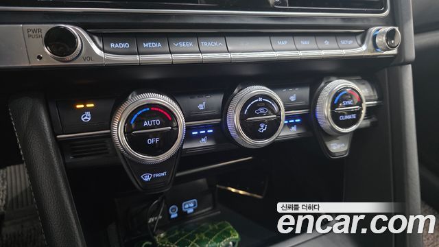 Genesis G70 2018 — photo 30