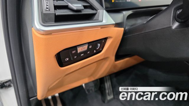 BMW 3-Series 2023 — photo 24
