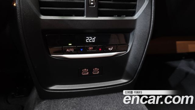 BMW 3-Series 2023 — photo 29