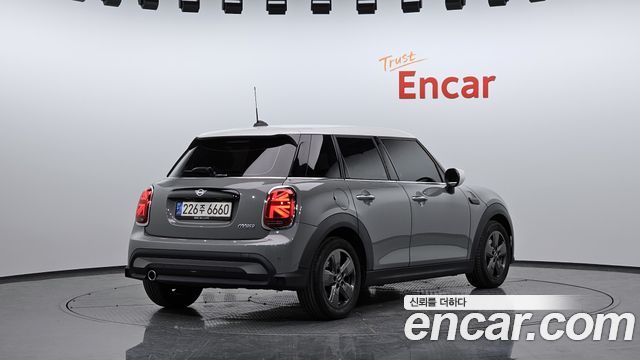 Mini Cooper 2022 — photo 2