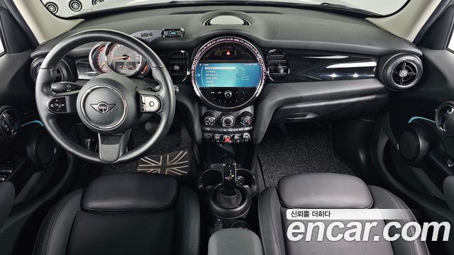 Mini Cooper 2022 — photo 10