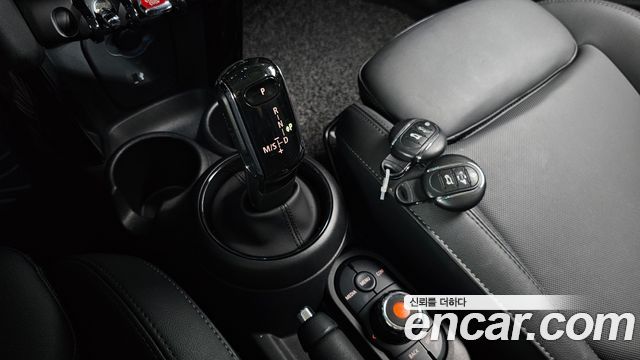 Mini Cooper 2022 — photo 12