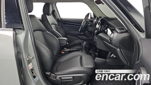 Mini Cooper 2022 — photo 17
