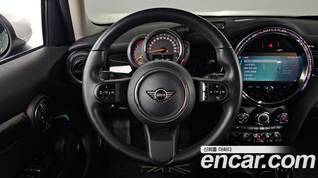 Mini Cooper 2022 — photo 19