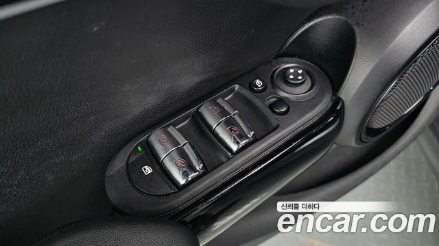 Mini Cooper 2022 — photo 26