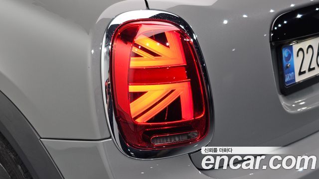 Mini Cooper 2022 — photo 9