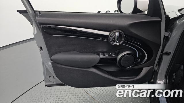 Mini Cooper 2022 — photo 14