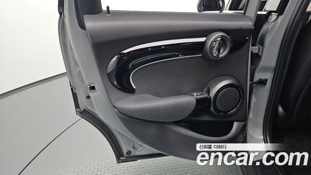 Mini Cooper 2022 — photo 15