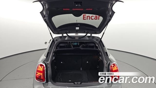 Mini Cooper 2022 — photo 29