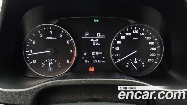Hyundai AVANTE 2017 — photo 11