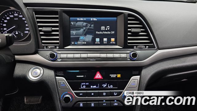 Hyundai AVANTE 2017 — photo 20