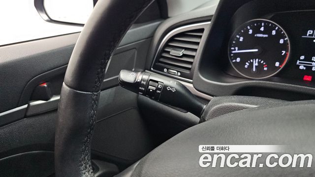 Hyundai AVANTE 2017 — photo 23