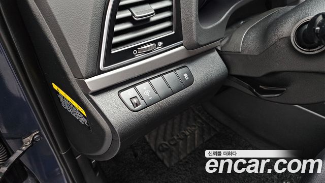 Hyundai AVANTE 2017 — photo 26