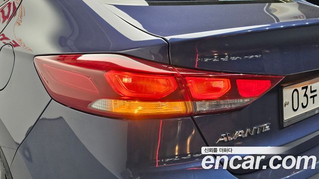 Hyundai AVANTE 2017 — photo 9