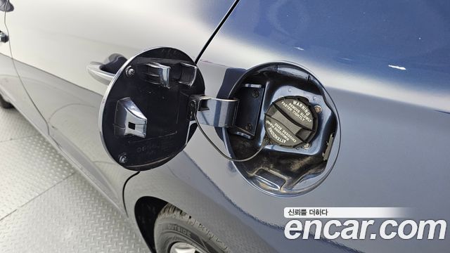 Hyundai AVANTE 2017 — photo 30