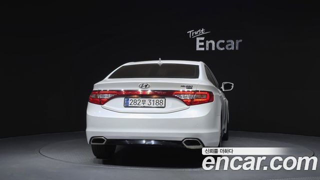 Hyundai Grandeur 2015 — photo 4