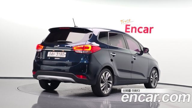 Kia Carens 2018 — photo 2