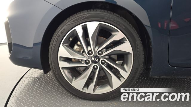 Kia Carens 2018 — photo 5
