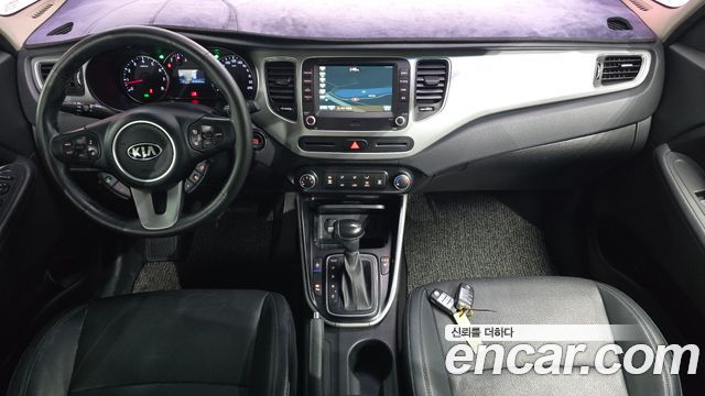 Kia Carens 2018 — photo 10