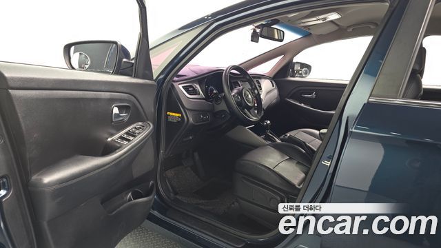 Kia Carens 2018 — photo 13