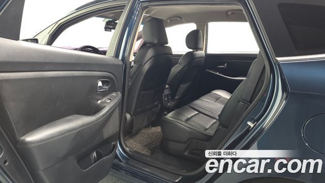 Kia Carens 2018 — photo 17