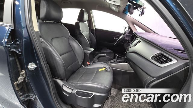 Kia Carens 2018 — photo 16