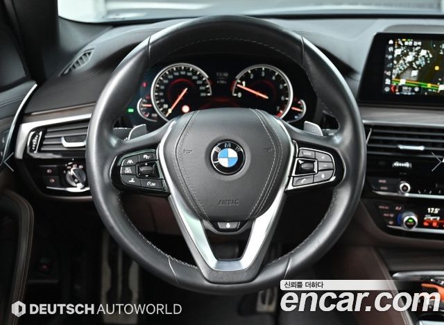 BMW 5-Series 2018 — photo 13
