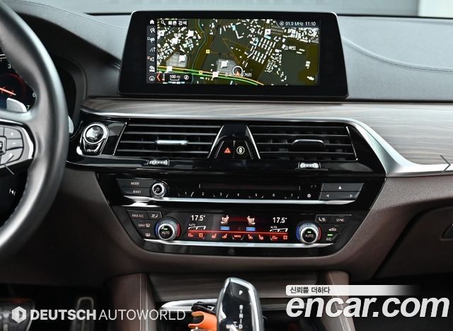 BMW 5-Series 2018 — photo 14