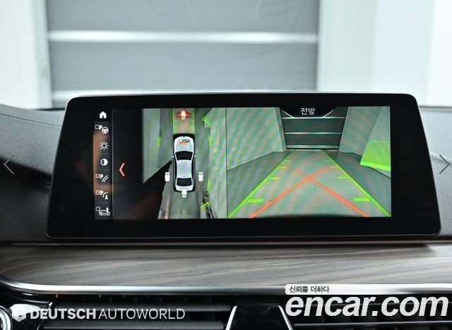 BMW 5-Series 2018 — photo 15