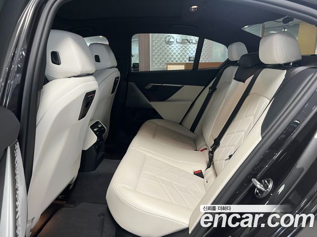 BMW 5-Series 2024 — photo 12