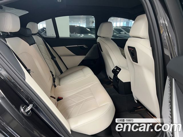 BMW 5-Series 2024 — photo 14