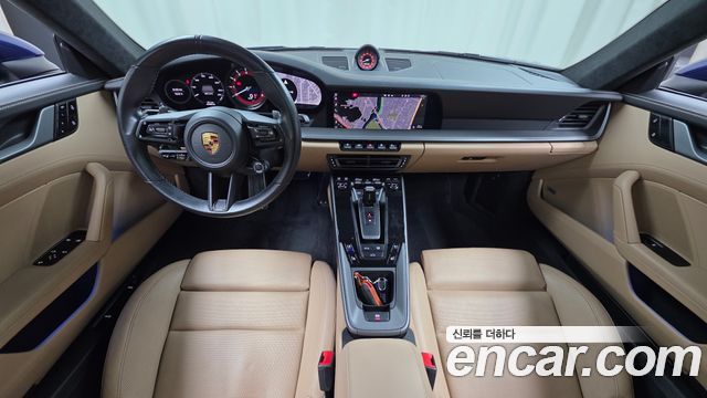 Porsche 911 2021 — photo 10