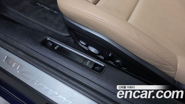 Porsche 911 2021 — photo 20