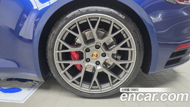 Porsche 911 2021 — photo 7