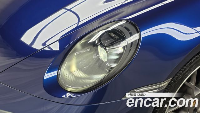 Porsche 911 2021 — photo 8