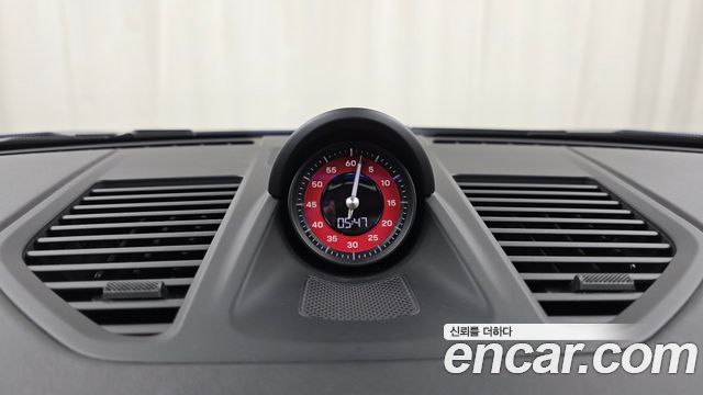 Porsche 911 2021 — photo 29