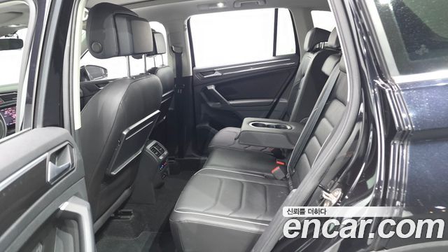 Volkswagen Tiguan 2020 — photo 18