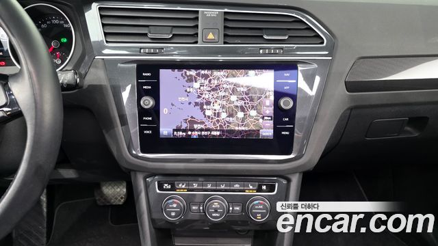 Volkswagen Tiguan 2020 — photo 20