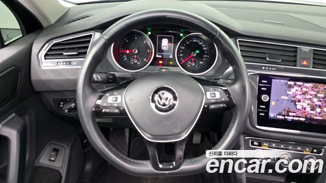 Volkswagen Tiguan 2020 — photo 21