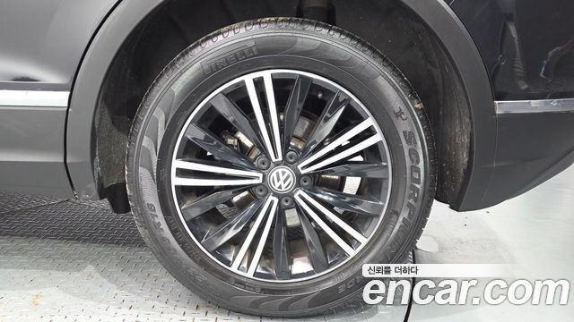 Volkswagen Tiguan 2020 — photo 7