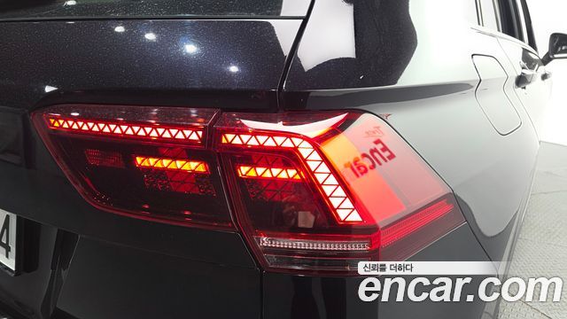 Volkswagen Tiguan 2020 — photo 9