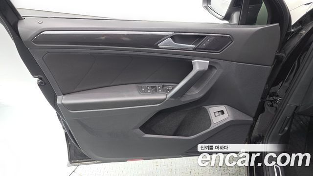 Volkswagen Tiguan 2020 — photo 14
