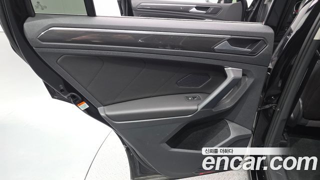 Volkswagen Tiguan 2020 — photo 15