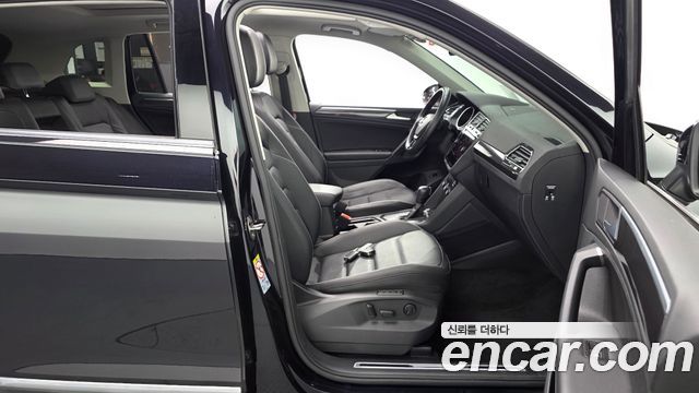 Volkswagen Tiguan 2020 — photo 16