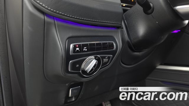Mercedes-Benz G-Class 2021 — photo 27