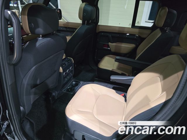 Land Rover Defender 2026 — photo 12